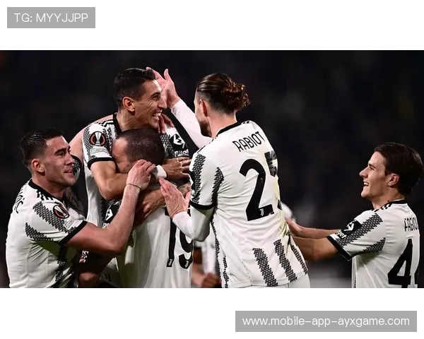 尤文前锋单刀冷静命中比赛制胜球：夜幕下的坚韧与胜利的训练哲学